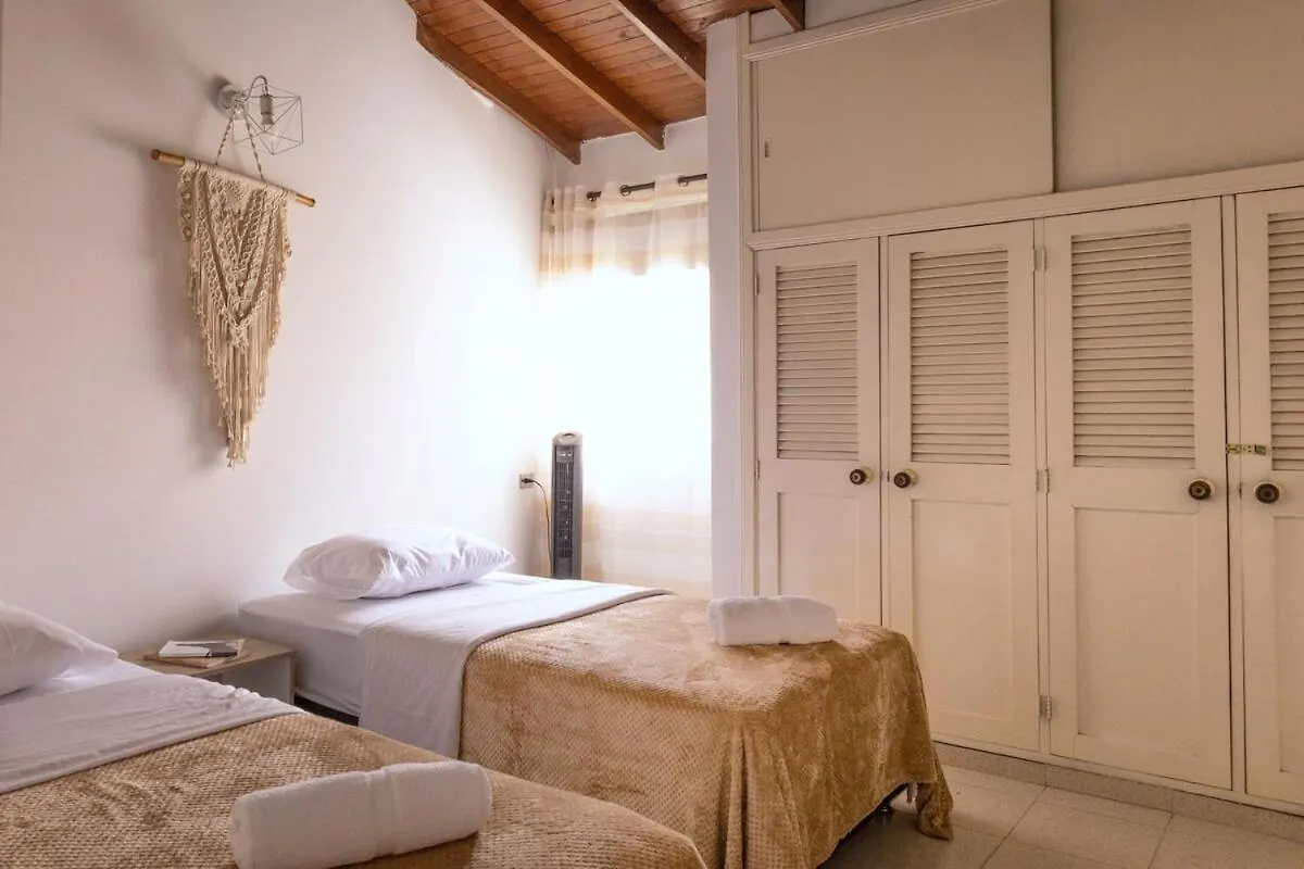 Casa Amplia Y Acogedora En El Corazon De Laureles Villa Medellin
