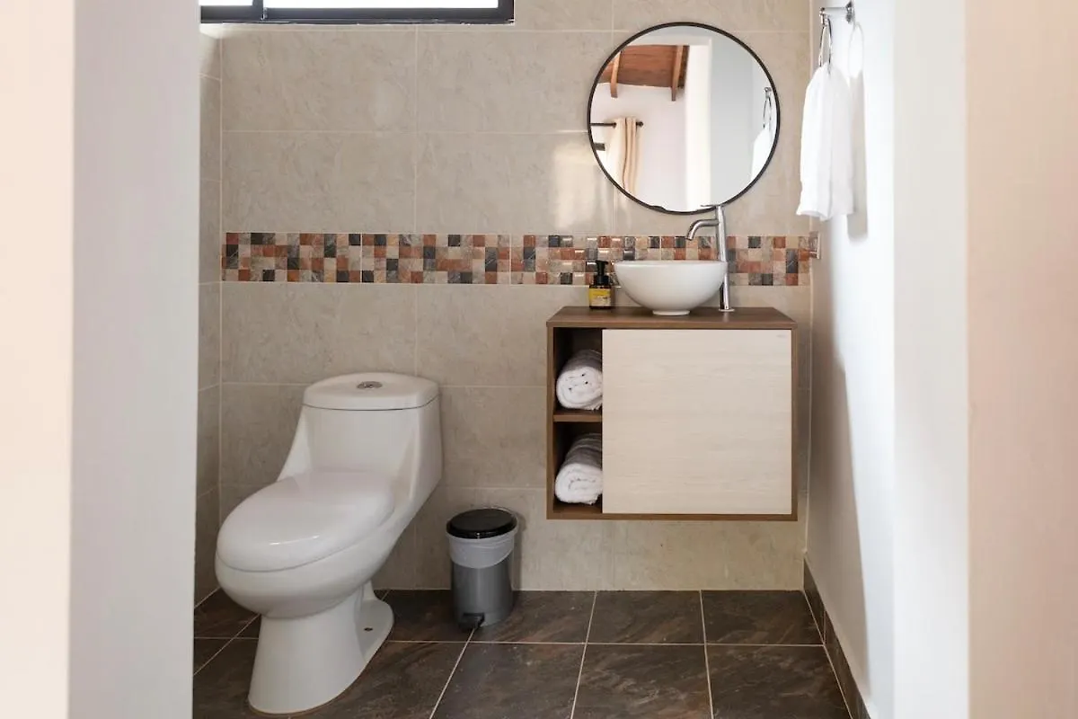 메딜린 Casa Amplia Y Acogedora En El Corazon De Laureles 빌라 펜션