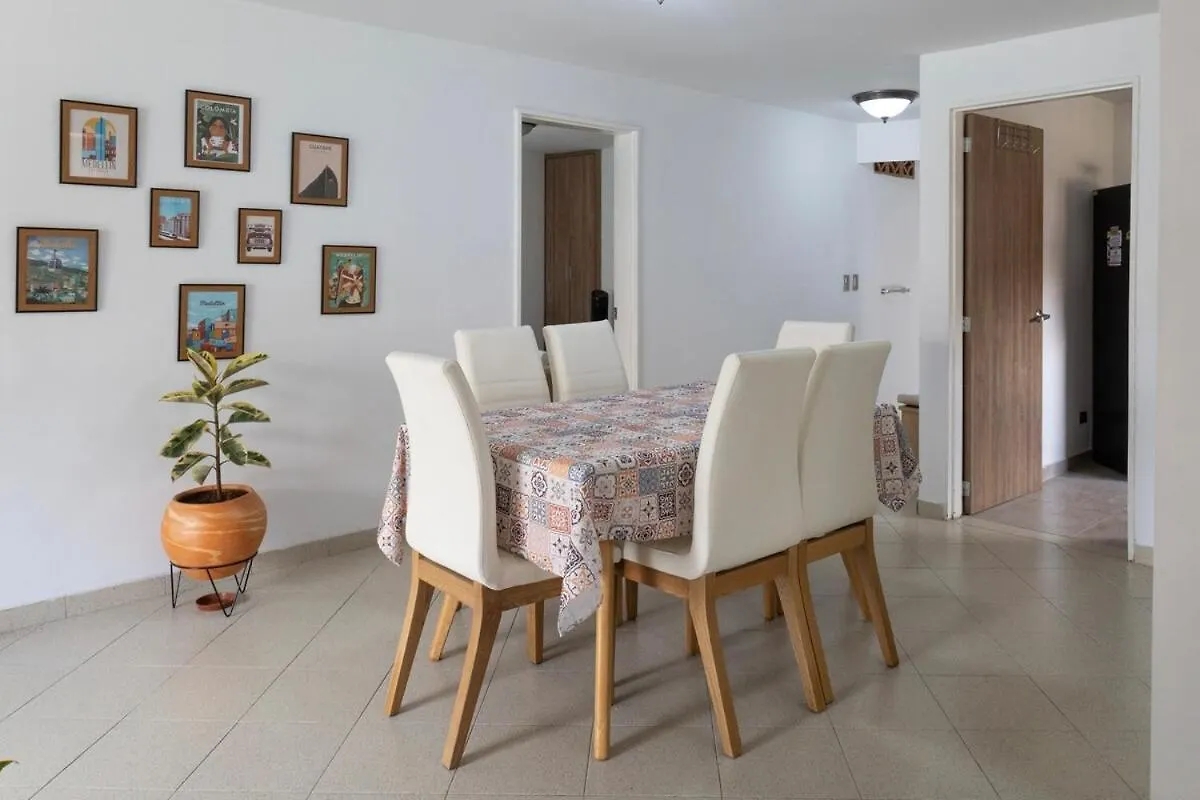 Casa Amplia Y Acogedora En El Corazon De Laureles Villa Medellin 0*,