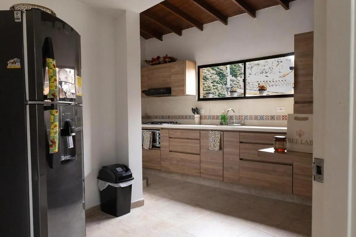 Casa Amplia Y Acogedora En El Corazon De Laureles Villa Medellin Holiday home