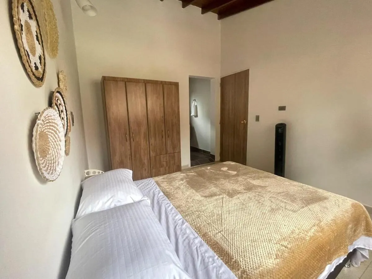 Casa Amplia Y Acogedora En El Corazon De Laureles Villa Medellin Holiday home