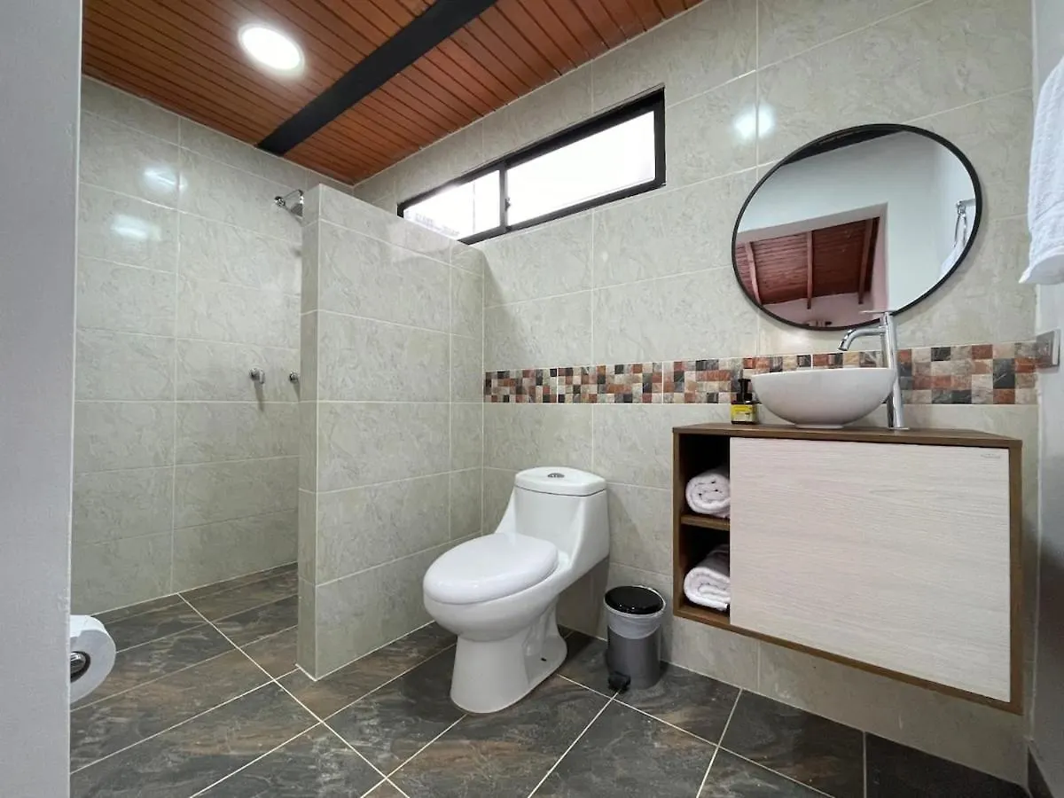 Casa Amplia Y Acogedora En El Corazon De Laureles Villa Medellin Colombia