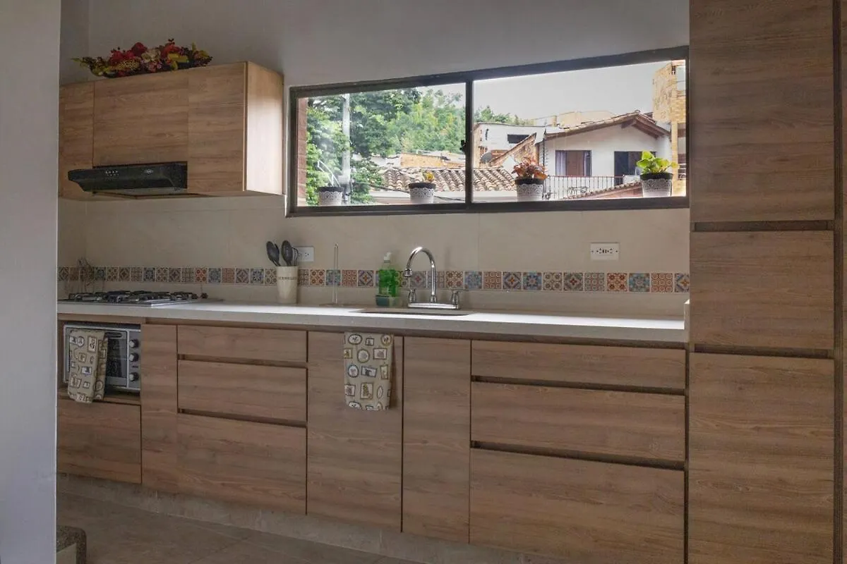 Casa Amplia Y Acogedora En El Corazon De Laureles Villa Medellin