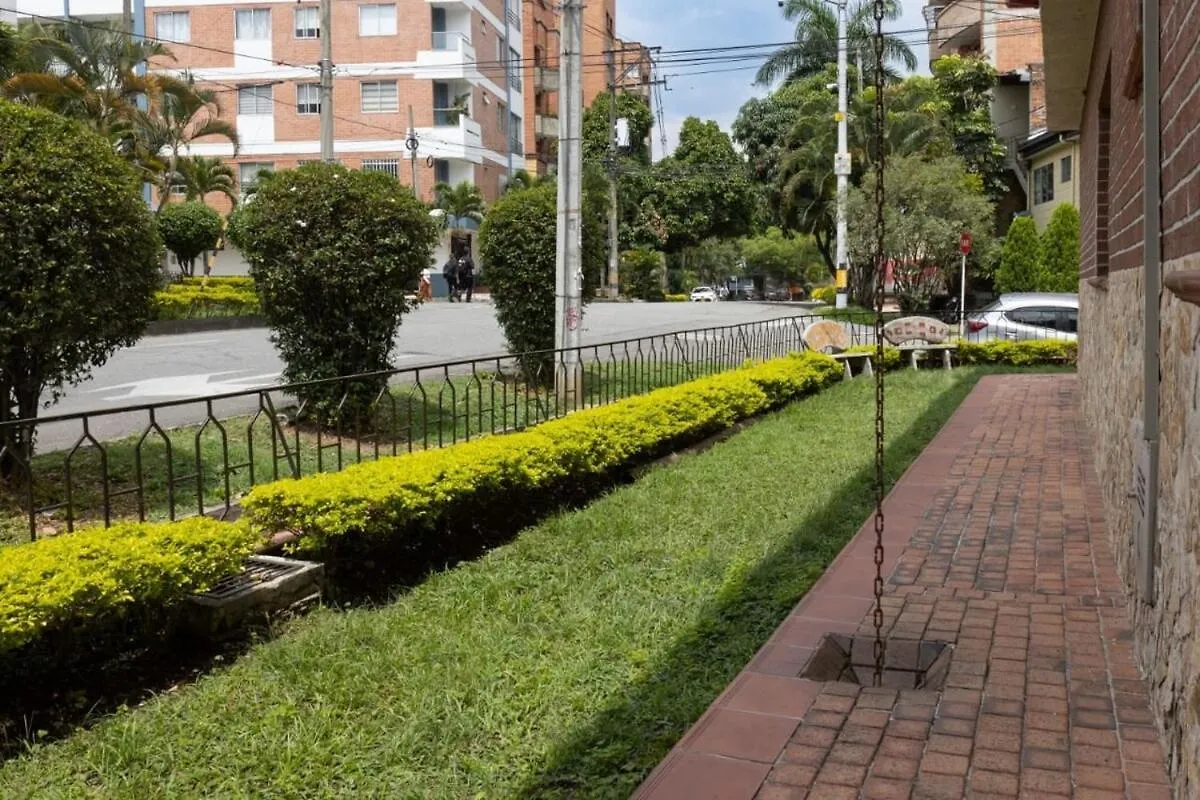 Casa Amplia Y Acogedora En El Corazon De Laureles Villa Medellin Holiday home